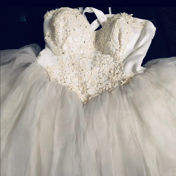 🔥PRICE DROP🔥Ballgown Style Wedding Dress - Picture 7 of 8